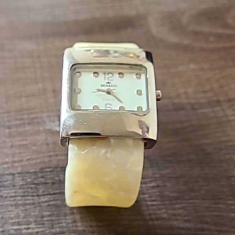 Denacci Watch Ladies Ivory Band Pre-Owned Work Travel Casual School Vintage - Picture 12 of 14